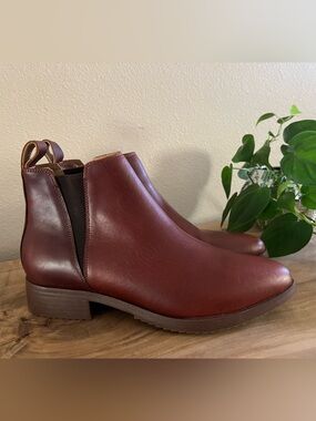 Nisolo Women's Eva Everyday Chelsea Boot